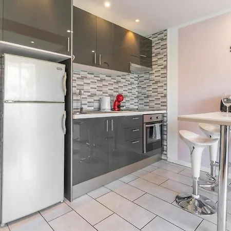 Playa Honda Pool View Apartment *