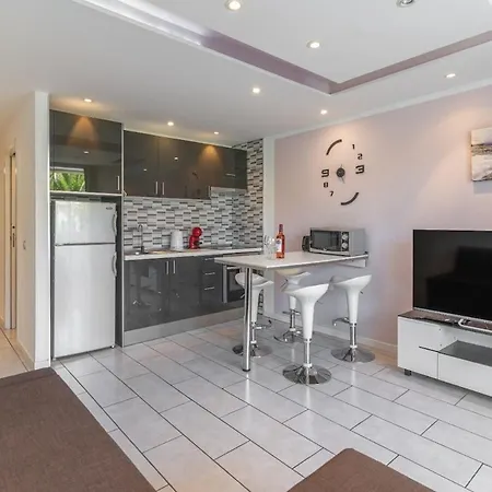 Apartmán Playa Honda Pool View Playa de las Americas (Tenerife)