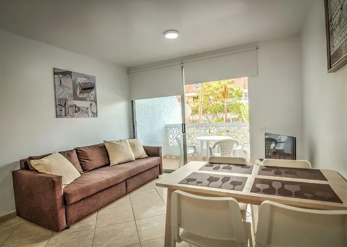 Playa Honda Pool View Apartament *